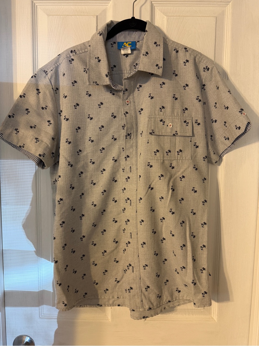 Andrew Christian Gray Short-Sleeve Button-Up Shirt with Navy Palm Print